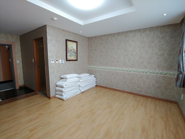 Imagen de la habitación del Hotel Park Side Hotel. Foto 5