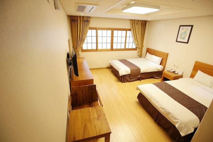 Imagen de la habitación del Hotel Park Side Hotel. Foto 6