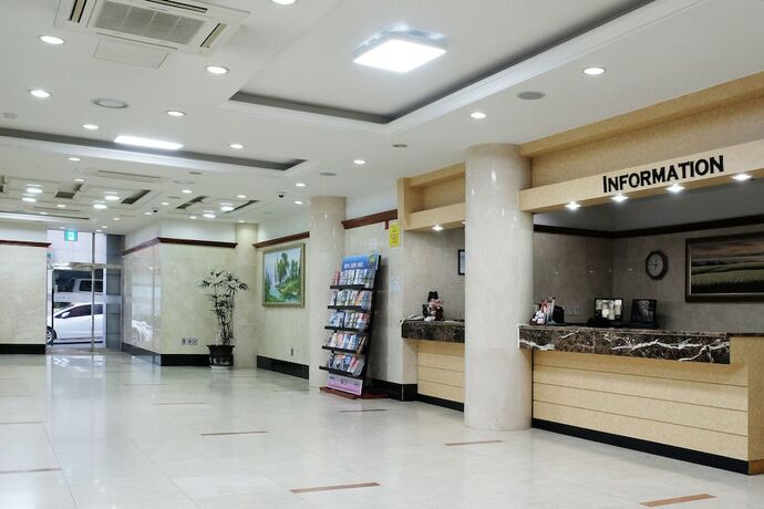 Imagen de los interiores del Hotel Park Side Hotel. Foto 13