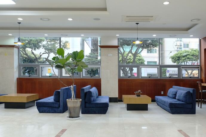 Imagen de los interiores del Hotel Park Side Hotel. Foto 16