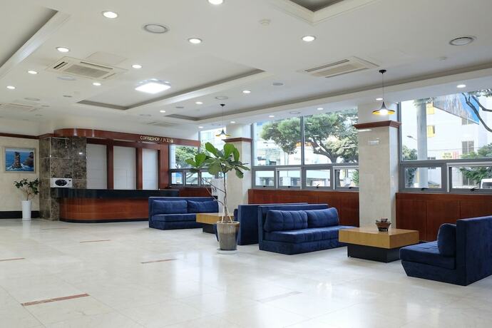 Imagen de los interiores del Hotel Park Side Hotel. Foto 19