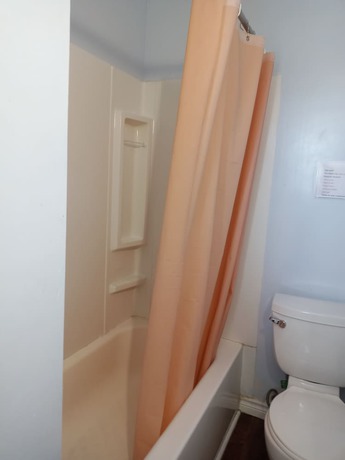 Imagen de la habitación del Hotel Park Side Motel. Foto 8