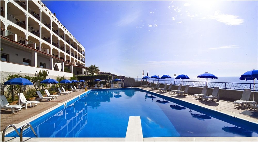 Imagen de la piscina del Hotel Park Silemi. Foto 10