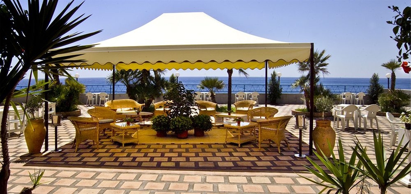 Imagen de los exteriores del Hotel Park Silemi. Foto 7