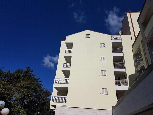 Imagen de los exteriores del Hotel Park, Sopaljska. Foto 12