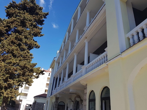 Imagen de los exteriores del Hotel Park, Sopaljska. Foto 16