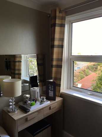 Imagen de la habitación del Hotel Park Tenby. Foto 9