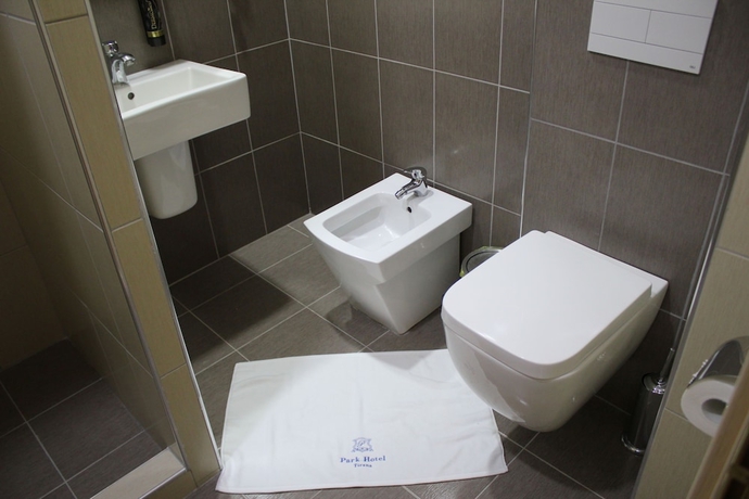 Imagen de la habitación del Hotel Park Tirana. Foto 14