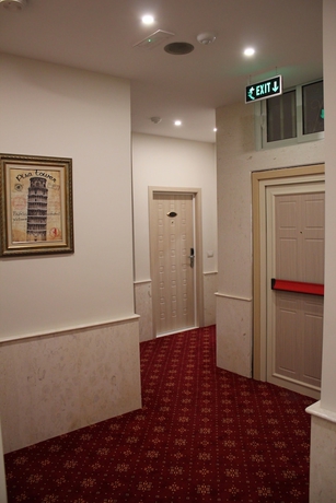 Imagen de los interiores del Hotel Park Tirana. Foto 17