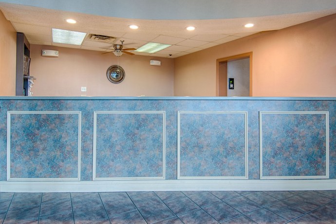 Imagen de los interiores del Hotel Park Tower Inn. Foto 19