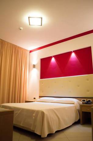 Imagen de la habitación del Hotel Park Tyrrenian. Foto 11