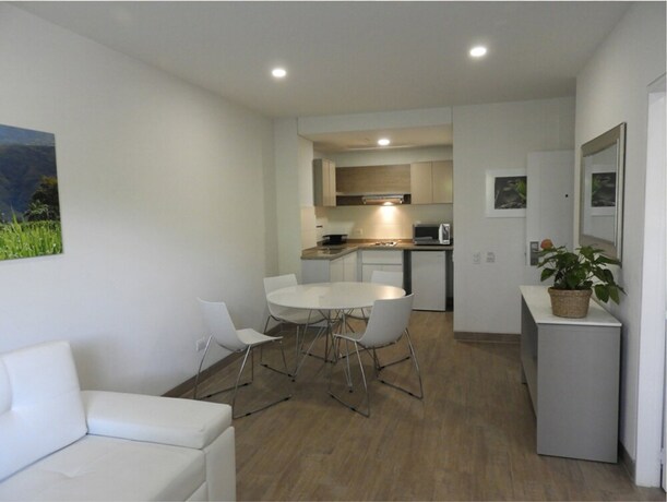 Imagen de la habitación del Hotel Park V & Suites. Foto 23