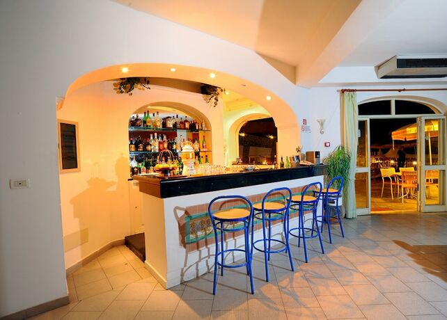 Imagen del bar/restaurante del Hotel Park Victoria. Foto 10