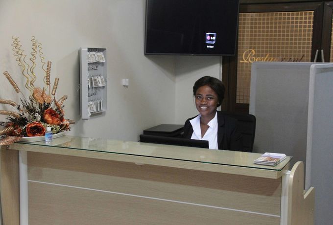 Imagen de los interiores del Hotel Park View, Accra. Foto 20
