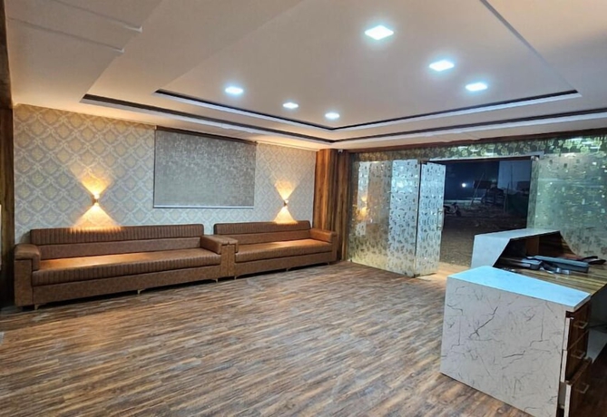 Imagen de los interiores del Hotel Park View Pithampur. Foto 12
