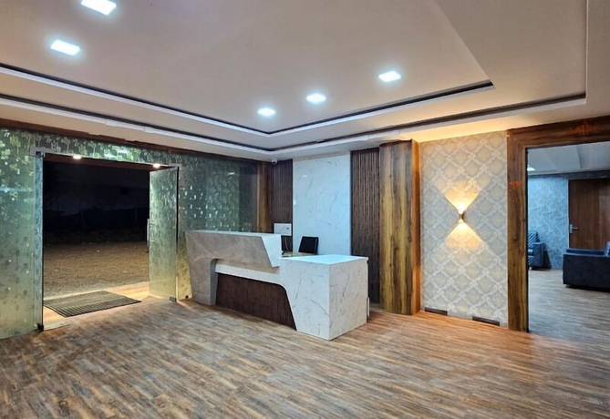 Imagen de los interiores del Hotel Park View Pithampur. Foto 13