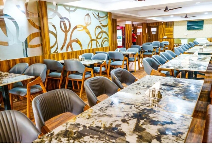Imagen del bar/restaurante del Hotel Park View Pithampur. Foto 5