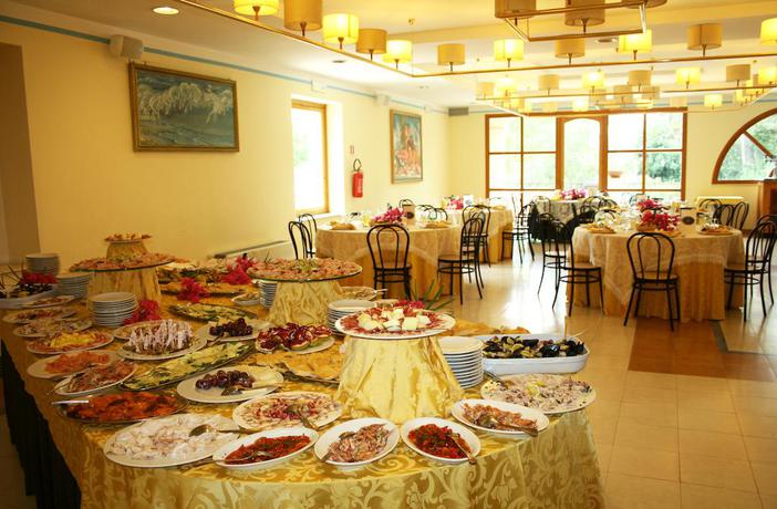 Imagen del bar/restaurante del Hotel Park Villa Americana. Foto 3