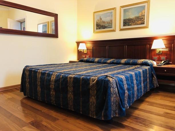 Imagen de la habitación del Hotel Park Villa Vicini. Foto 6