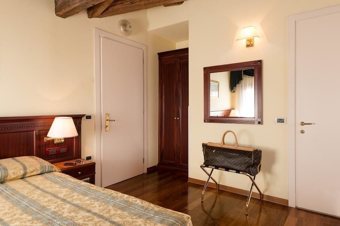 Imagen de la habitación del Hotel Park Villa Vicini. Foto 12