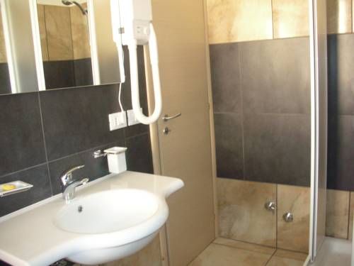 Imagen de la habitación del Hotel Park Village. Foto 8