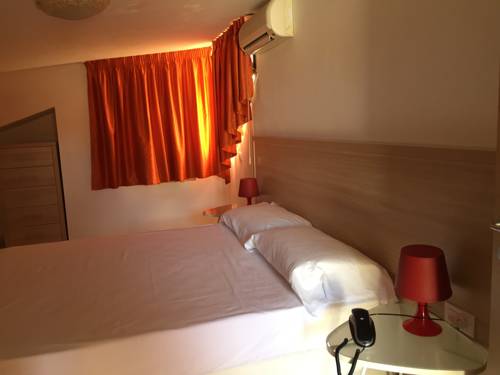 Imagen de la habitación del Hotel Park Village. Foto 9