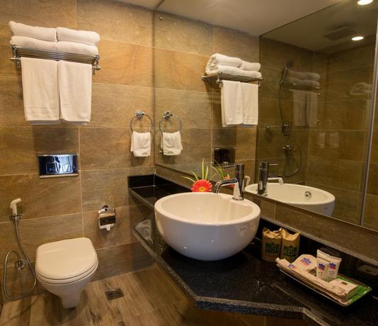 Imagen de los interiores del Hotel Park Village Hotel & Resort. Foto 7