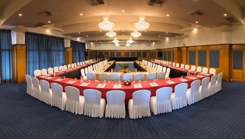 Imagen de los interiores del Hotel Park Village Hotel & Resort. Foto 10