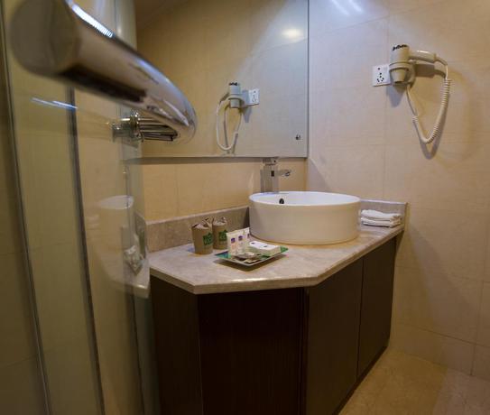 Imagen de los interiores del Hotel Park Village Hotel & Resort. Foto 11