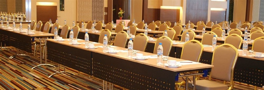 Imagen de los interiores del Hotel Park Village Rama Ii. Foto 9