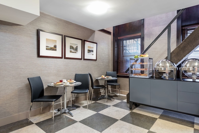 Imagen del bar/restaurante del Hotel Park West. Foto 5