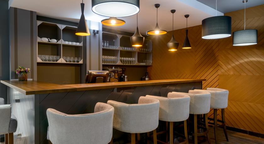 Imagen del bar/restaurante del Hotel Park Wood. Foto 3