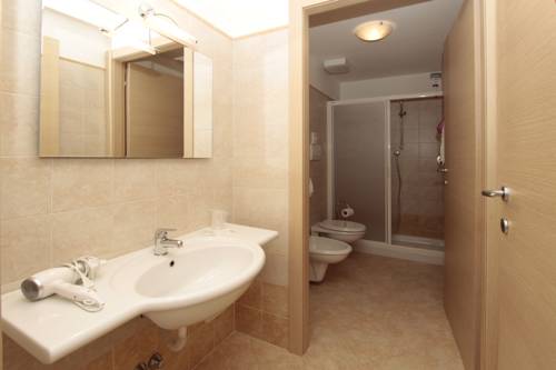 Imagen de la habitación del Hotel Park Zanzanù. Foto 15