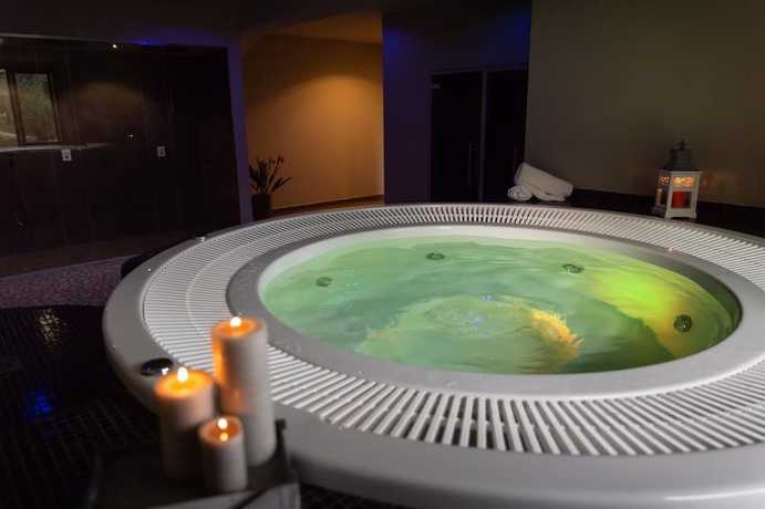 Imagen de la piscina del Hotel Park Zanzanù. Foto 20