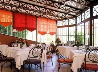 Imagen del bar/restaurante del Hotel Park & Suites Village Montpellier Bionne. Foto 2