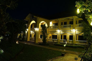 Imagen de los exteriores del Hotel Park and Pool Resort. Foto 15