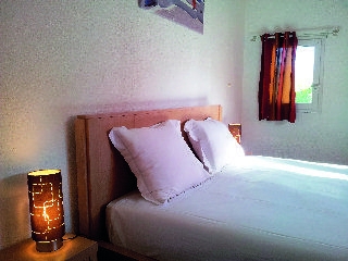 Imagen de la piscina del Hotel Park y Suites Village Cannes-mandelieu. Foto 7
