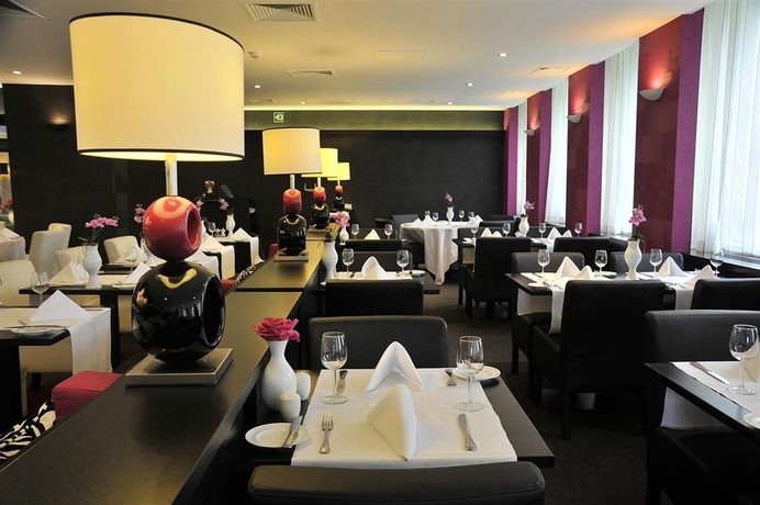 Imagen del bar/restaurante del Hotel Parker Brussels Airport. Foto 2