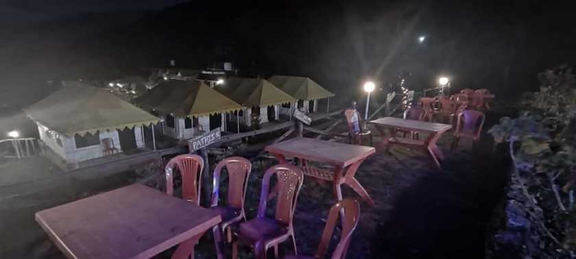 Imagen del bar/restaurante del Hotel Parker Camps. Foto 5