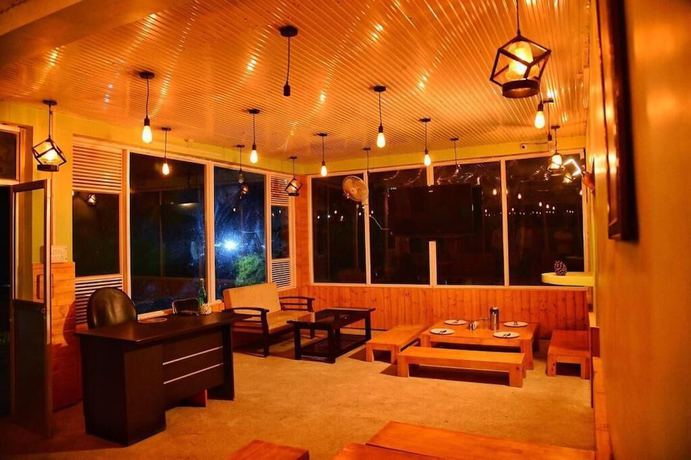 Imagen del bar/restaurante del Hotel Parker Camps. Foto 6