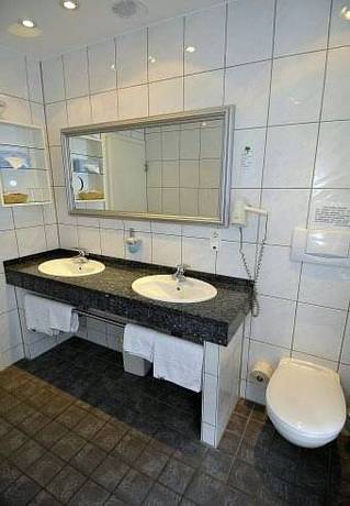 Imagen de la habitación del Hotel Parkhotel Bad Bertrich. Foto 14