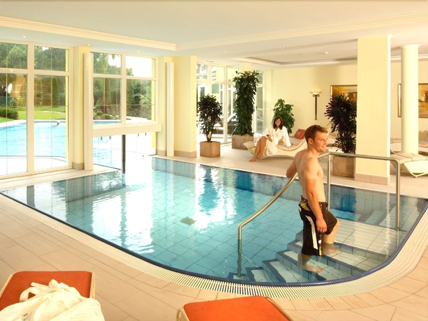 Imagen de la piscina del Hotel Parkhotel, Bad Schallerbach. Foto 16