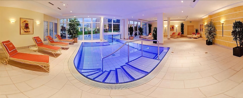 Imagen de la piscina del Hotel Parkhotel, Bad Schallerbach. Foto 17