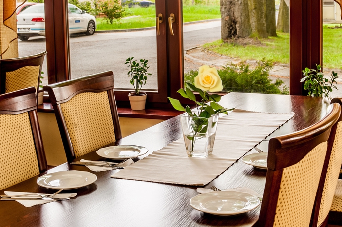 Imagen del bar/restaurante del Hotel Parkhotel Economic. Foto 3