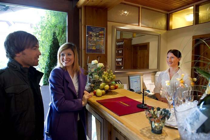 Imagen de los interiores del Hotel Parkhotel Emstaler H&ouml;he. Foto 20