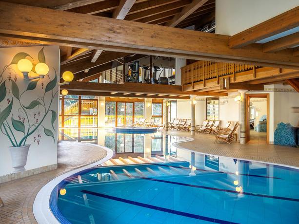 Imagen de la piscina del Hotel Parkhotel Folgarida. Foto 10