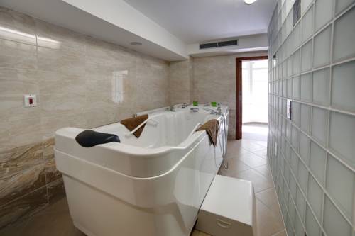 Imagen de la habitación del Hotel Parkhotel Forest. Foto 6
