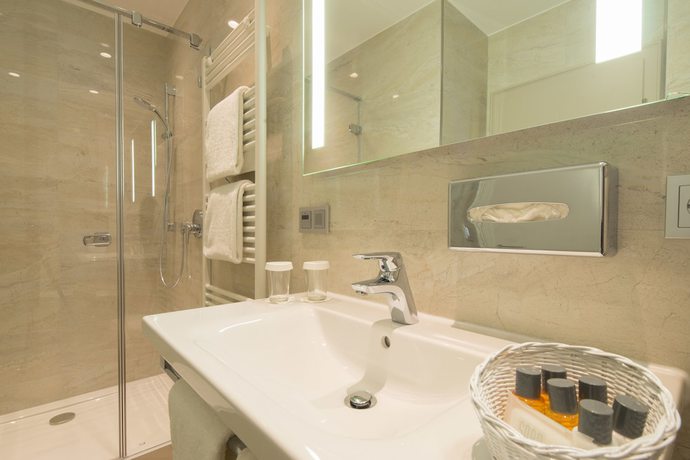Imagen de la habitación del Hotel Parkhotel Gueldene Berge. Foto 12