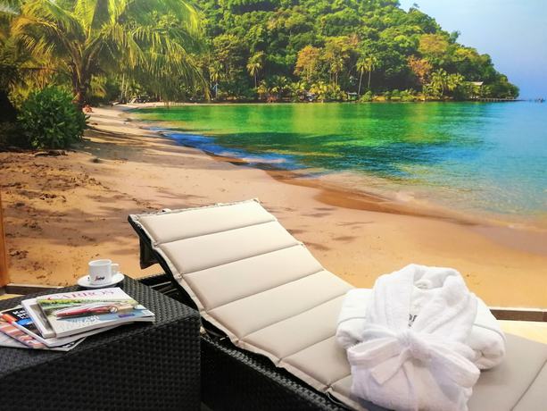 Imagen de la piscina del Hotel Parkhotel Horst. Foto 17