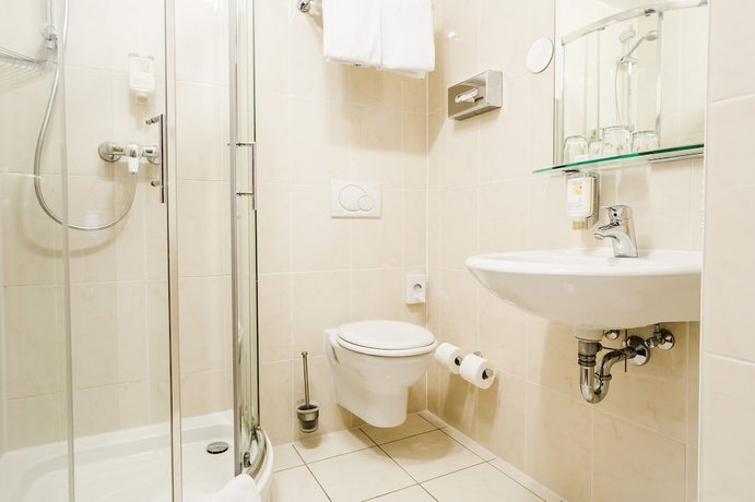 Imagen de la habitación del Hotel Parkhotel Krone. Foto 16